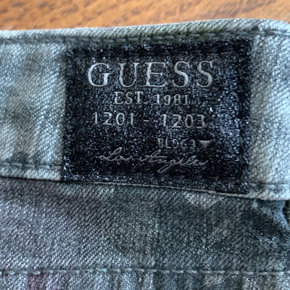 Brittney Skinny jeans by Guess. - Picture 2 of 11